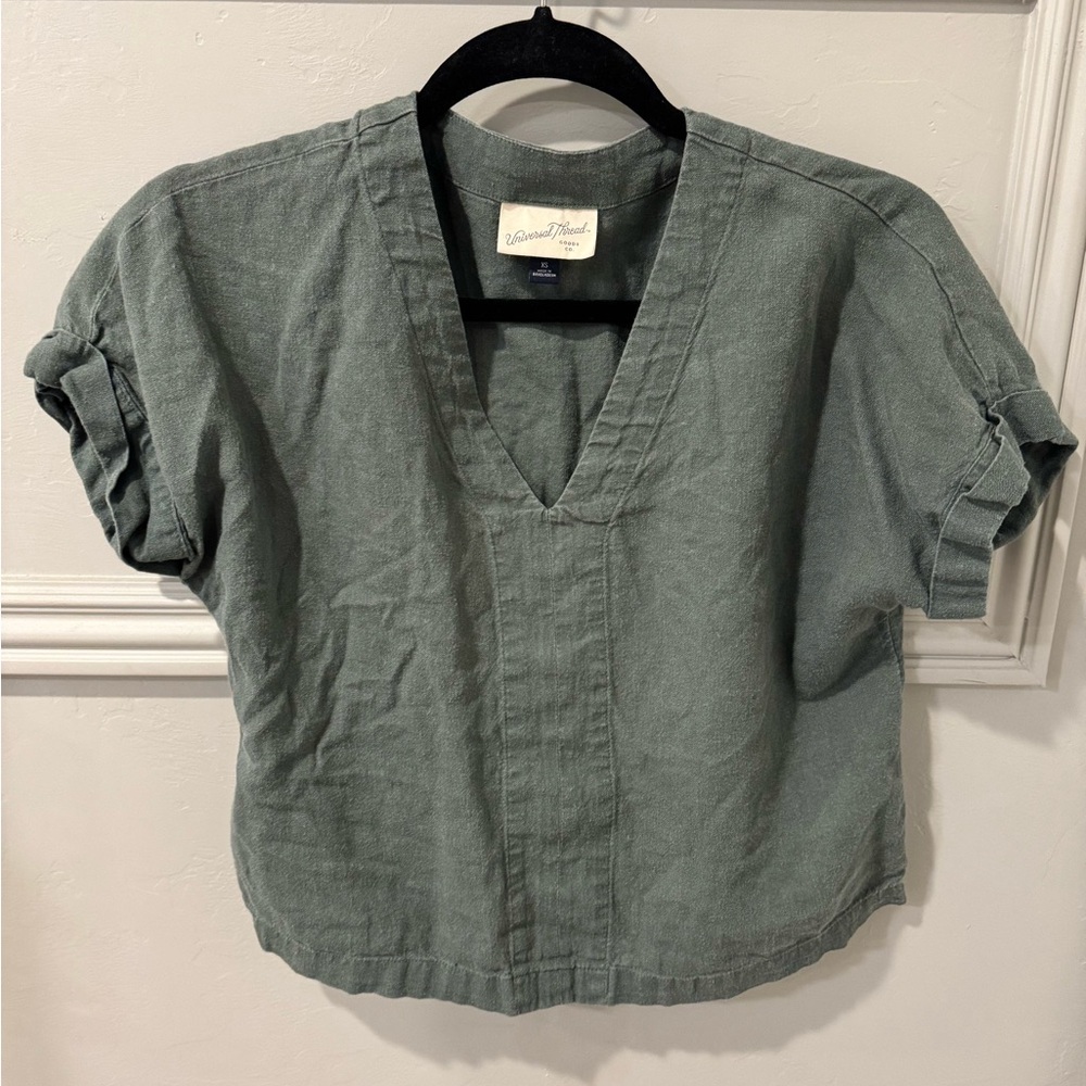 Universal Thread Green V-Neck Blouse